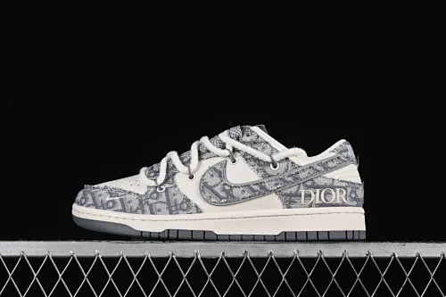 All categories Nk SB Dunk Series Nk SB Dunk Low High-end customized low-top sneakers Nk SB Dunk Low Dior joint-strap fabric gray hook Anniversary high-end customized low-top casual sneakers SJ2068-285
